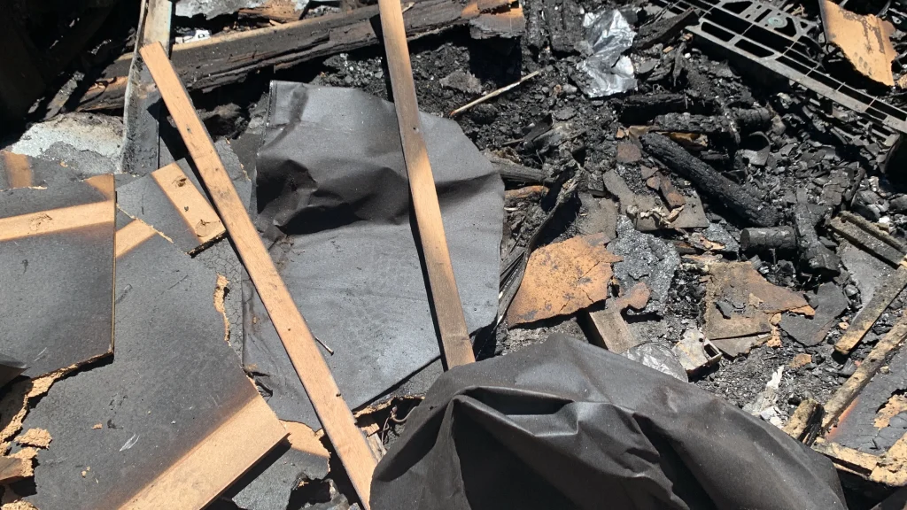 火災廃棄物の様子